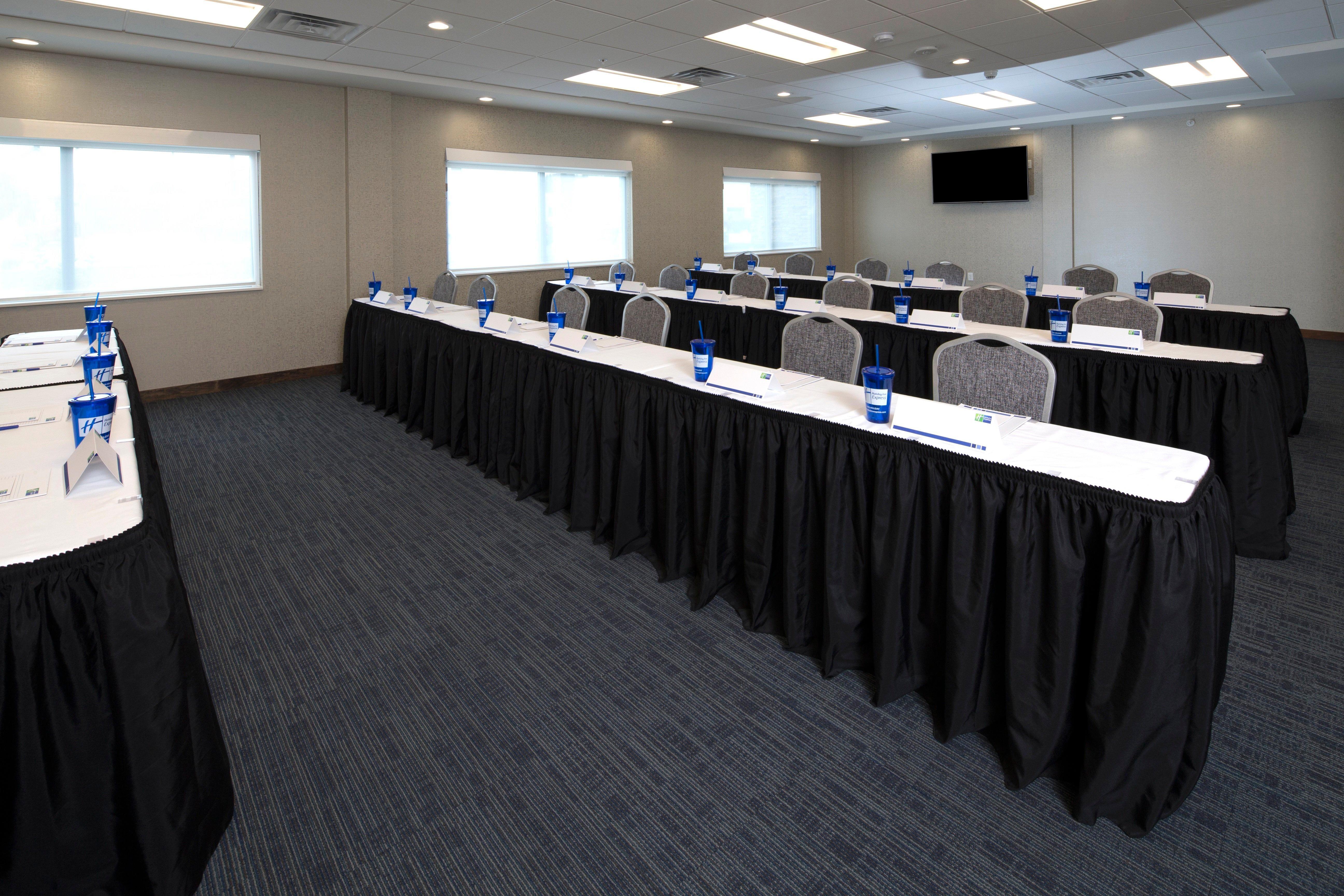 Holiday Inn Express & Suites Alpena - Downtown By Ihg Ngoại thất bức ảnh