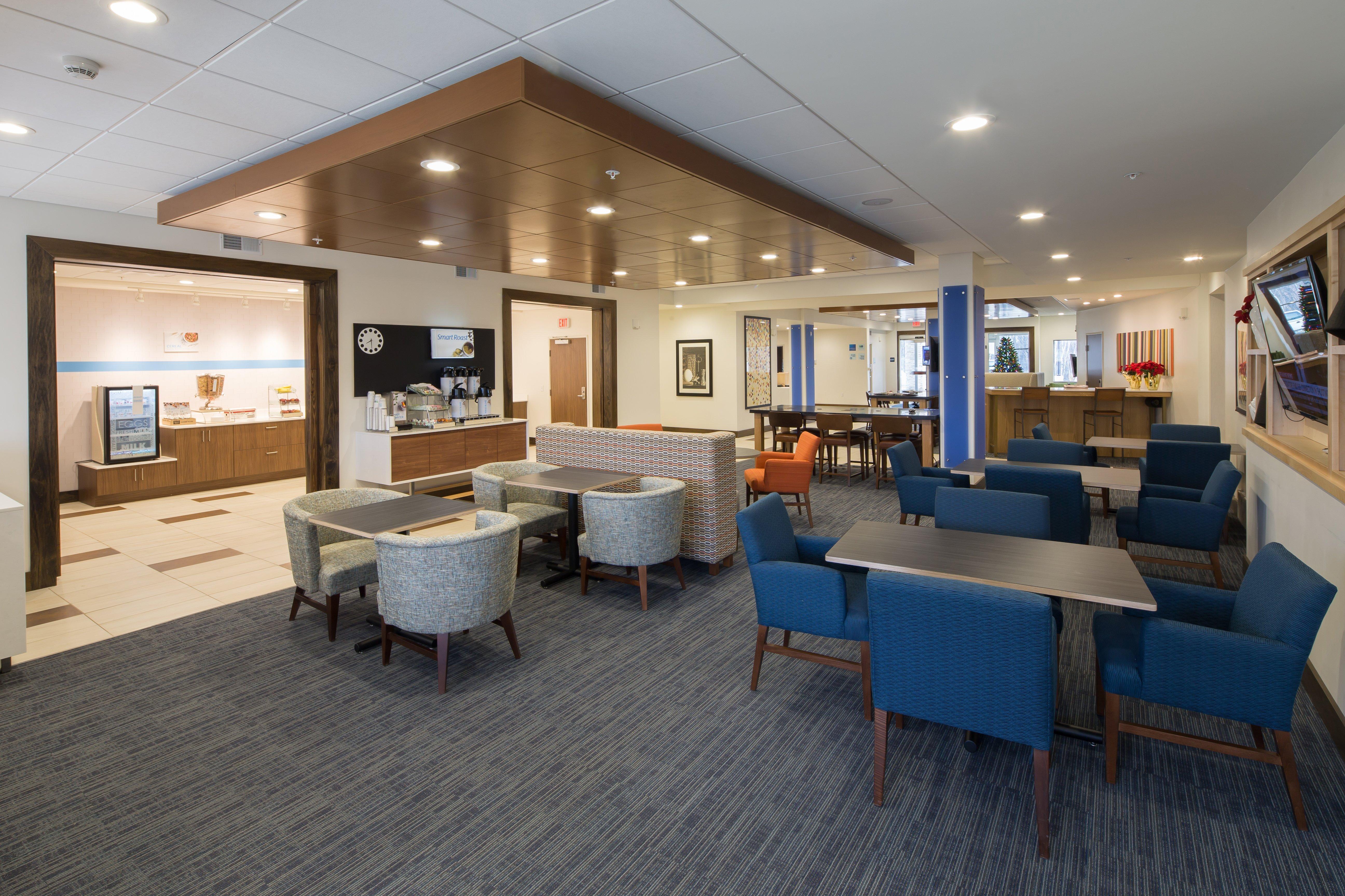 Holiday Inn Express & Suites Alpena - Downtown By Ihg Ngoại thất bức ảnh