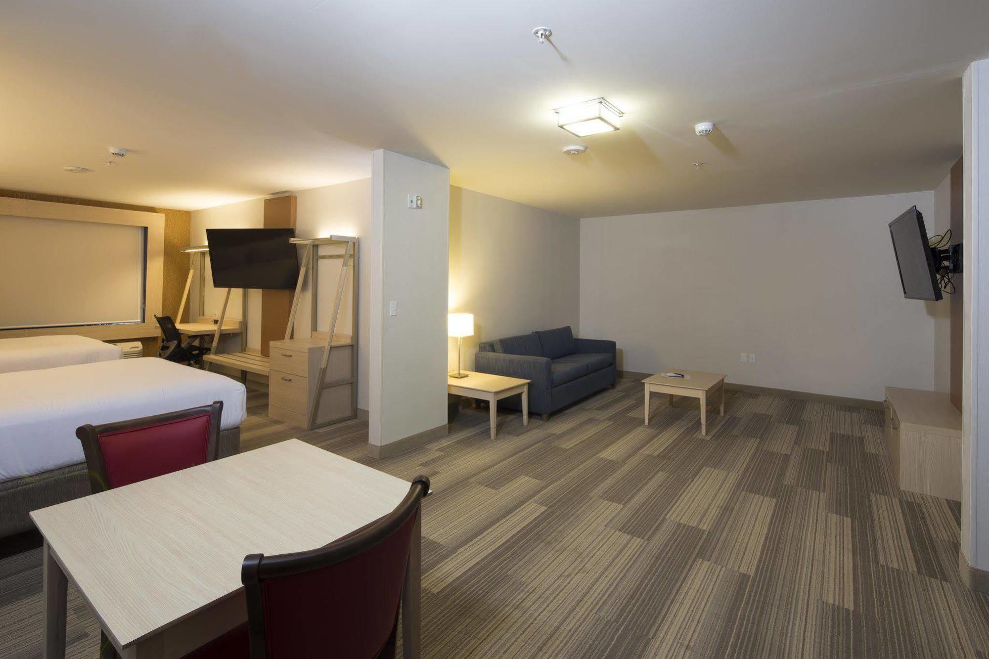 Holiday Inn Express & Suites Alpena - Downtown By Ihg Ngoại thất bức ảnh